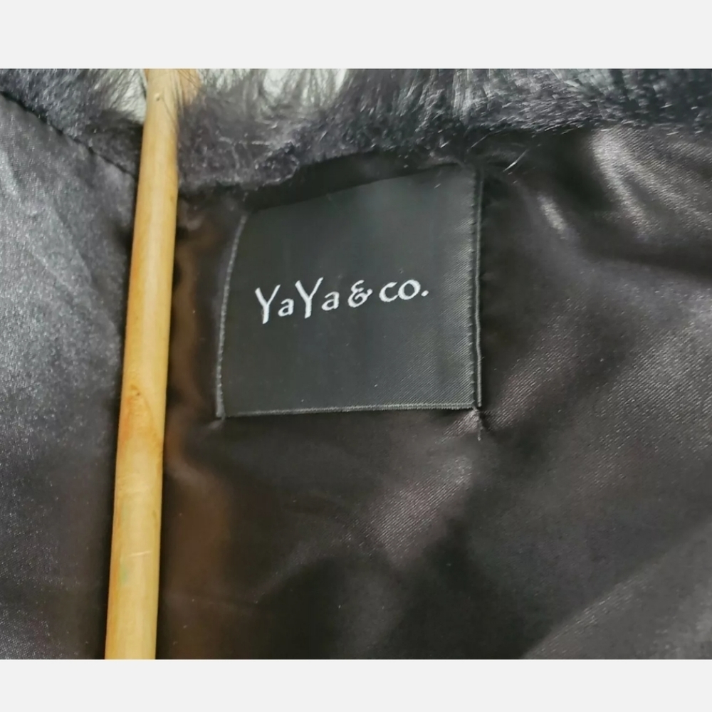 Yaya & Co. Faux Fur Shawl Wrap Scarf - Picture 8 of 9